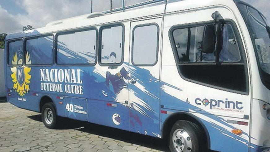 Nacional (AM) moderniza símbolo e ganha ônibus