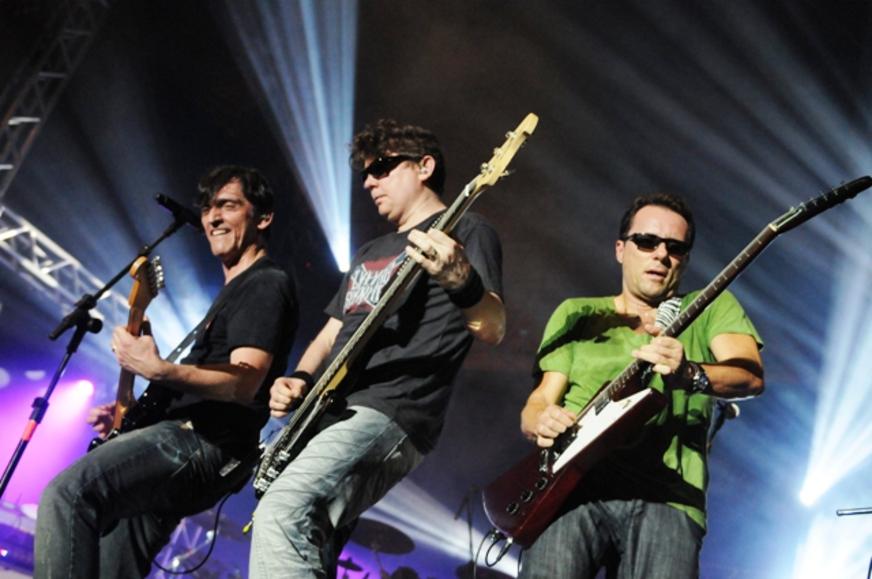 Aniversário triplo com o agito da banda Titãs no Studio 5