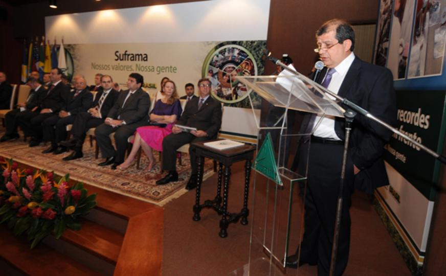 Superintendente da ZFM ignorado pelos políticos