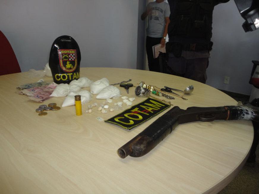 Dupla é presa com mais de um quilo de droga, na Zona Norte de Manaus