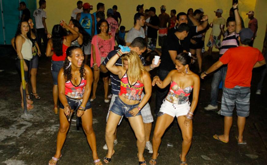 Blocos e bandas de carnaval devem estar atentos para exigências do Código Sanitário