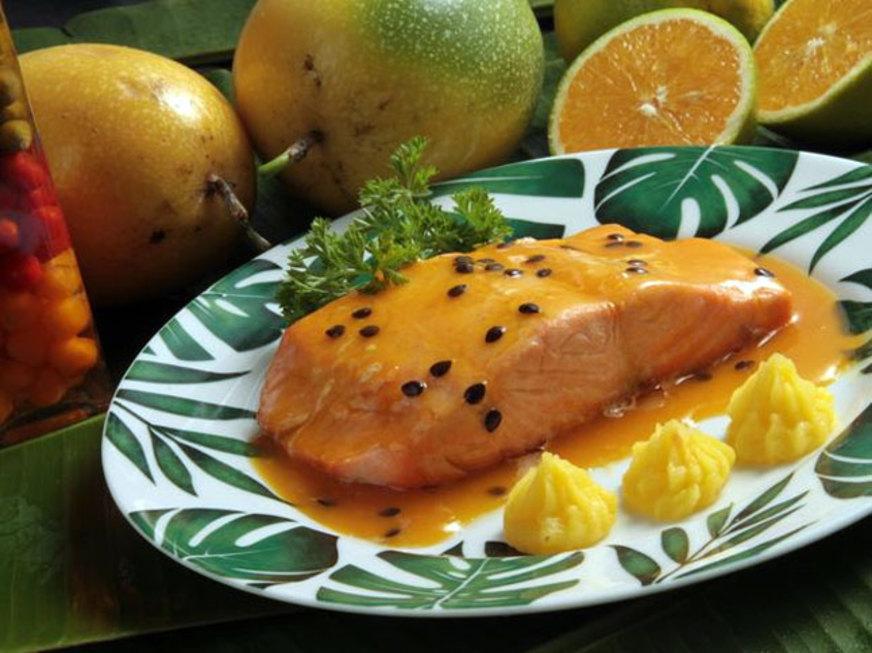 Receita de Salmão ao Molho de Laranja