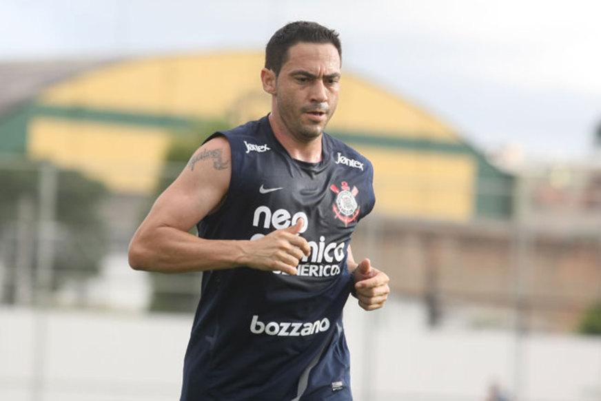 Sem Paulo André, Chicão se anima com possível chance