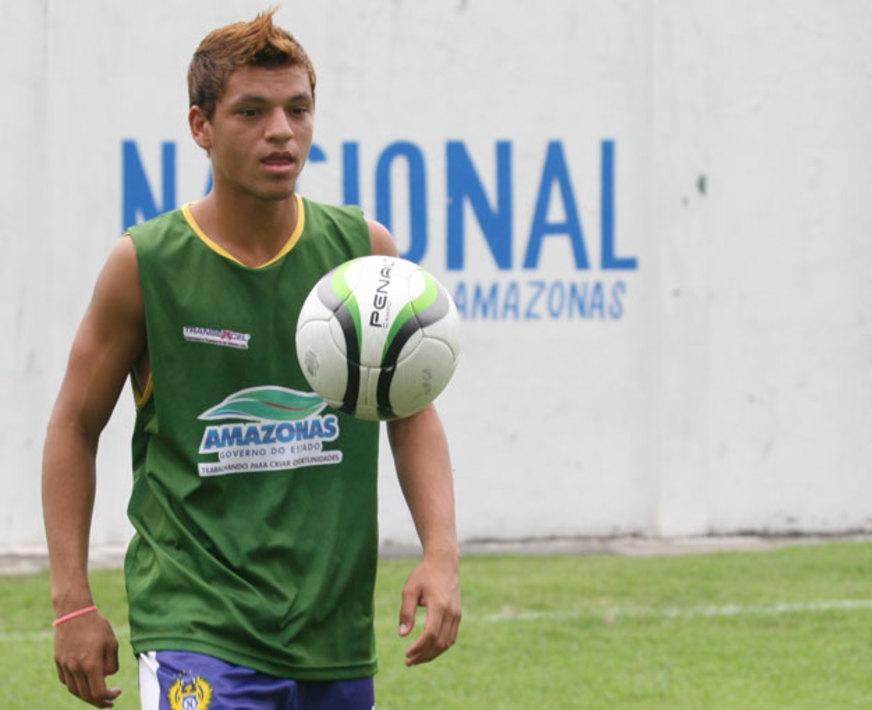Jogador da base é destaque do Nacional (AM) em 2012