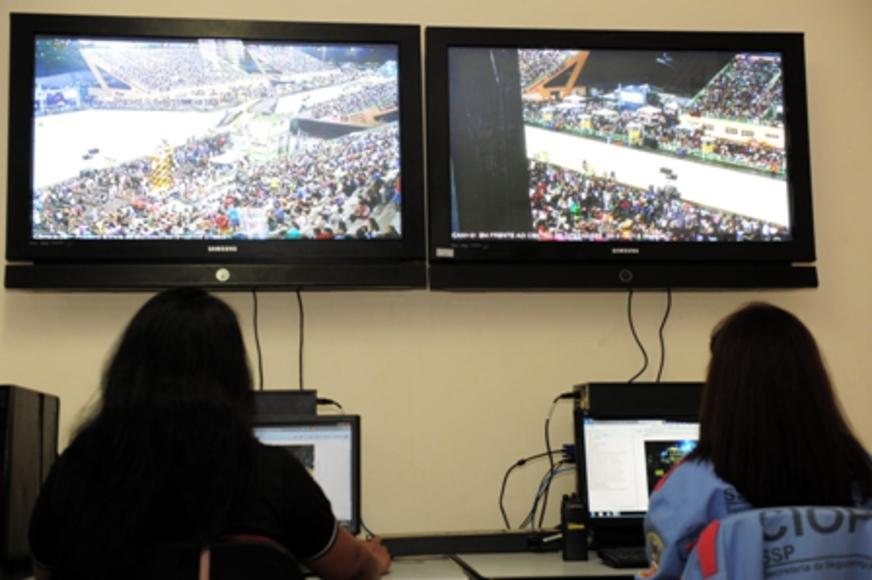 Desfile no Carnaval de Manaus transcorre tranquilo, diz SSP