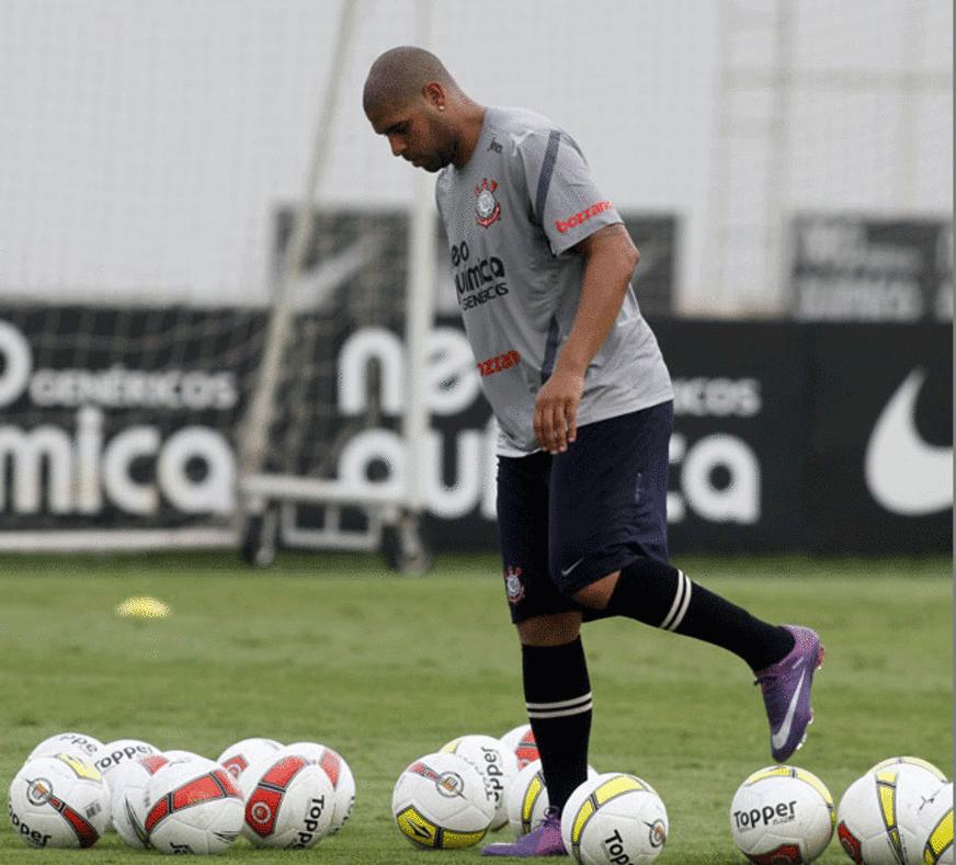 Preparador físico dá recado: ‘Adriano não pode se descuidar de novo’