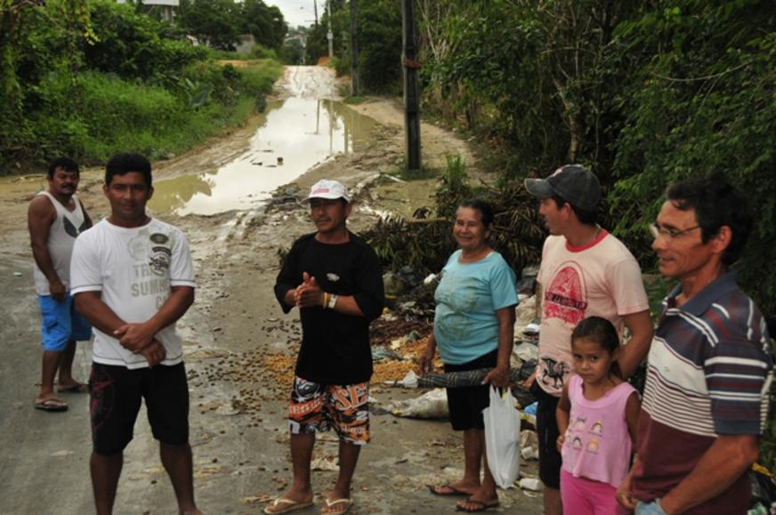 Bairro de Manaus sofre há dez anos com ausência de infraestrutura