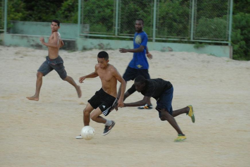 Amazonenses vencem haitianos em amistoso