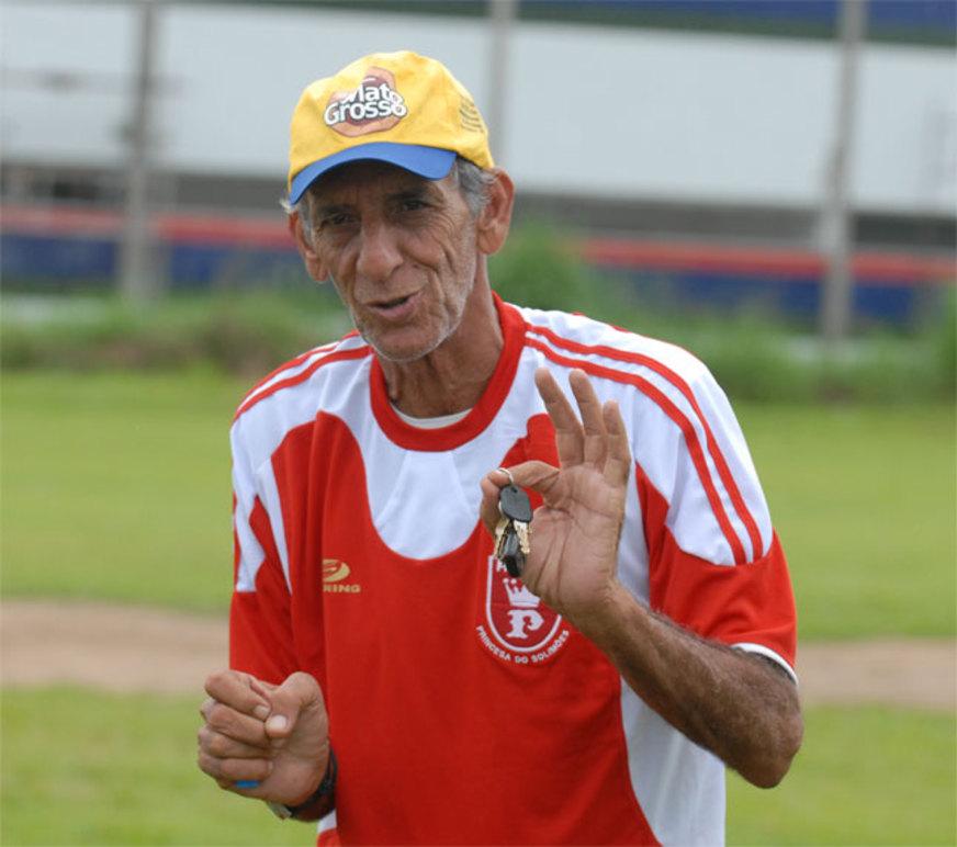 Simão e Clemilton preocupam técnico Aderbal Lana, do Princesa