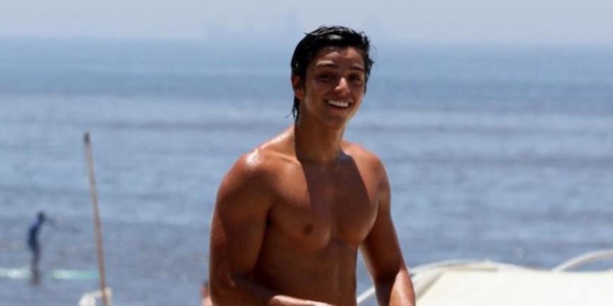 Rodrigo Simas diz que ainda não é assediado pelas mulheres