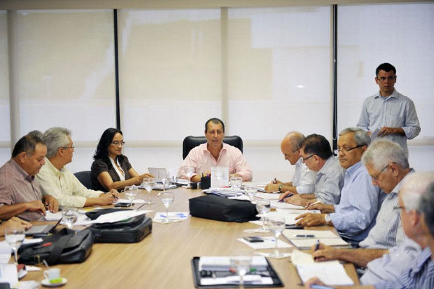 Governador do AM inicia roda de reuniões com prefeitos do interior
