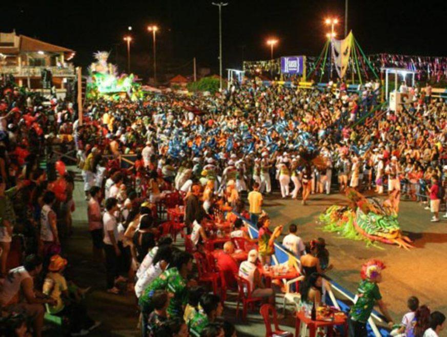 Bloco Rubro Negro é bicampeão do Carnailha 2012 em Parintins (AM)