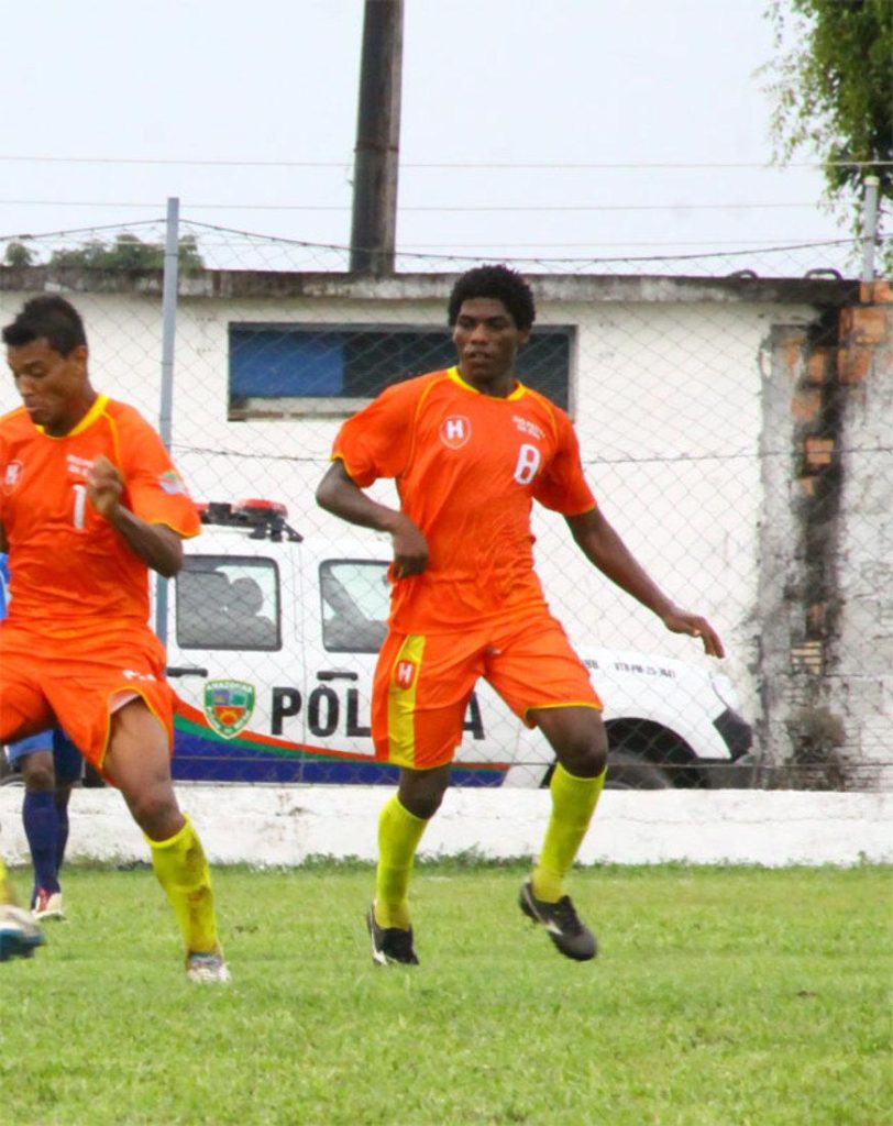 Holanda vence Operário, entra no G4 e vira torcedor do Nacional