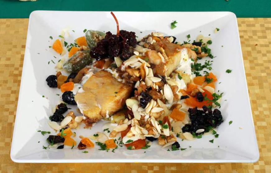 Bacalhau Amazonas ao catupiry com molho de frutas secas