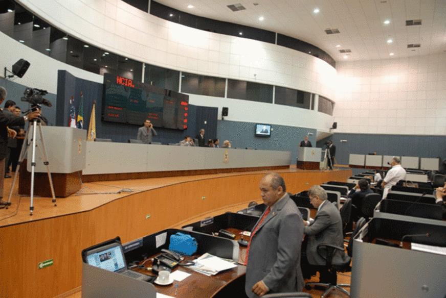 Vereadores de Manaus querem explicações de superintendente da SMTU