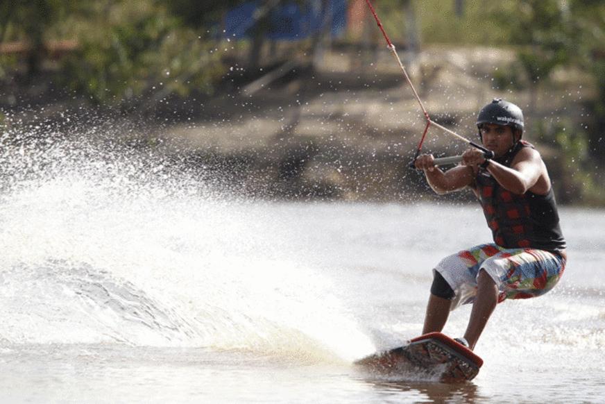 Wakeboard cable 2D, um esporte para corajosos, chega a Manaus