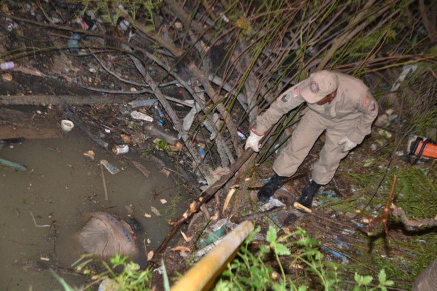 Homem é encontrado morto dentro de igarapé, na Zona Sul de Manaus