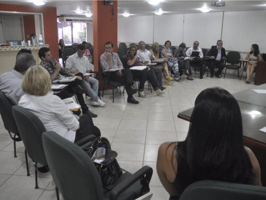 Interiorização da saúde no Amazonas enfrenta desafios como investimentos em saúde básica e logística