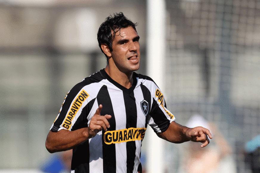 Na base do chuveirinho, Botafogo bate Volta Redonda