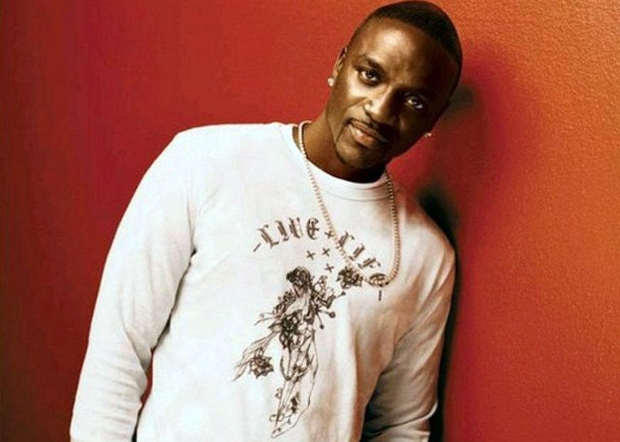 Cantor Akon é processado por não pagar advogados