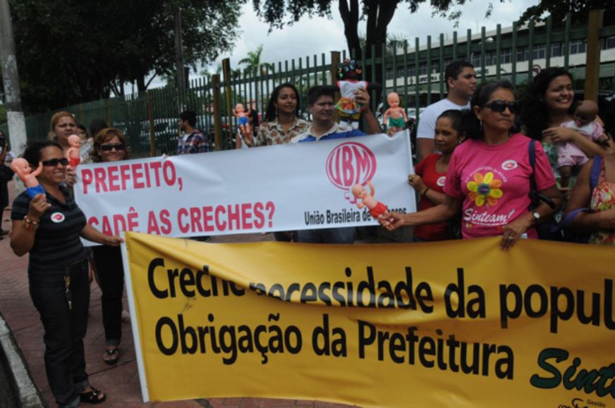 Mulheres cobram a abertura de novas creches em Manaus