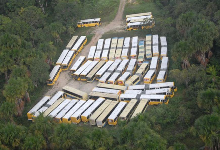 ‘Cemitério de ônibus’ será inspecionado em Manaus