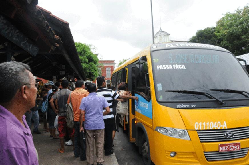 Com a greve de ônibus, ‘alternativos’ migram para o centro de Manaus