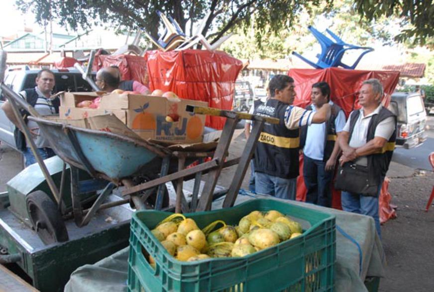 Vendedores de frutas e verduras voltam ao Centro de Manaus