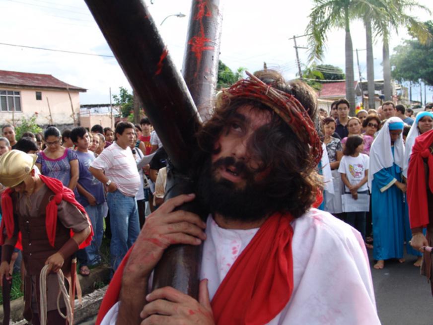 Procissão da Via Sacra celebrada na Zona Centro-Oeste de Manaus