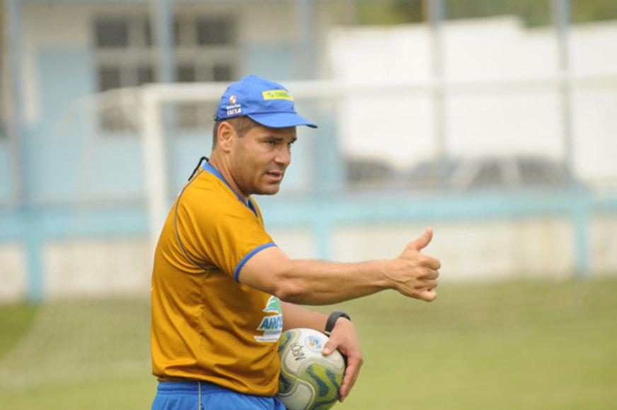 Leo Goiano diz que foi o último jogo no comando do Nacional
