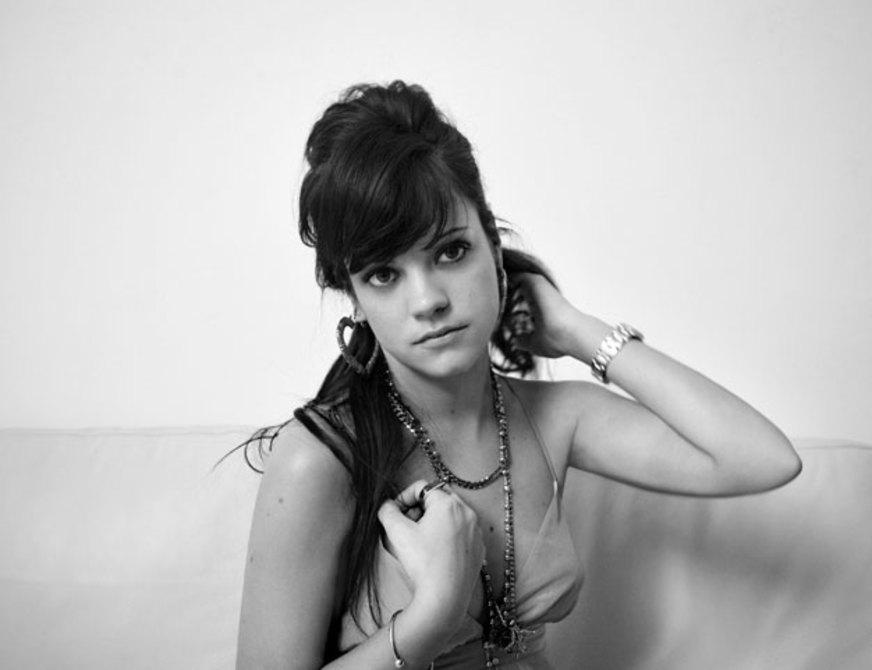 Lily Allen volta a compor e pode lançar CD em 2013