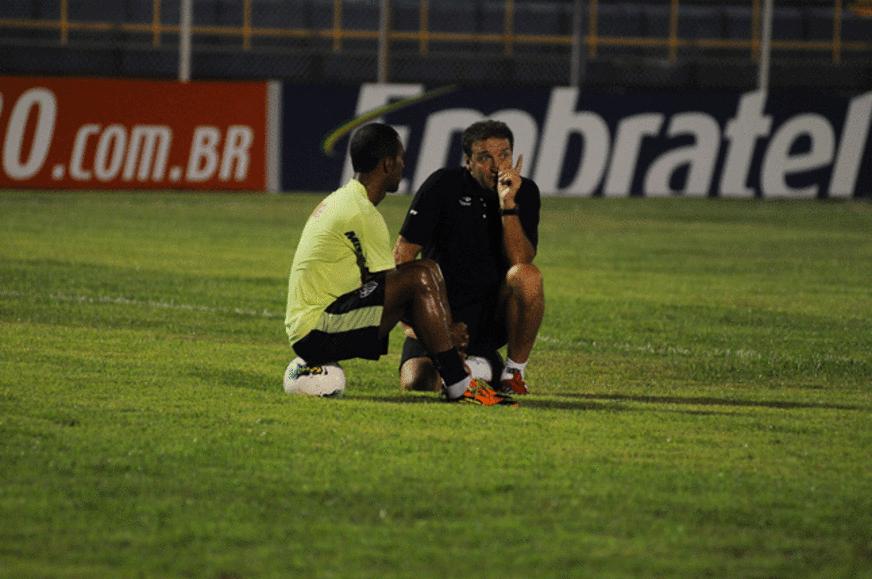 Atlético-MG quer vencer Penarol e evitar jogo de volta