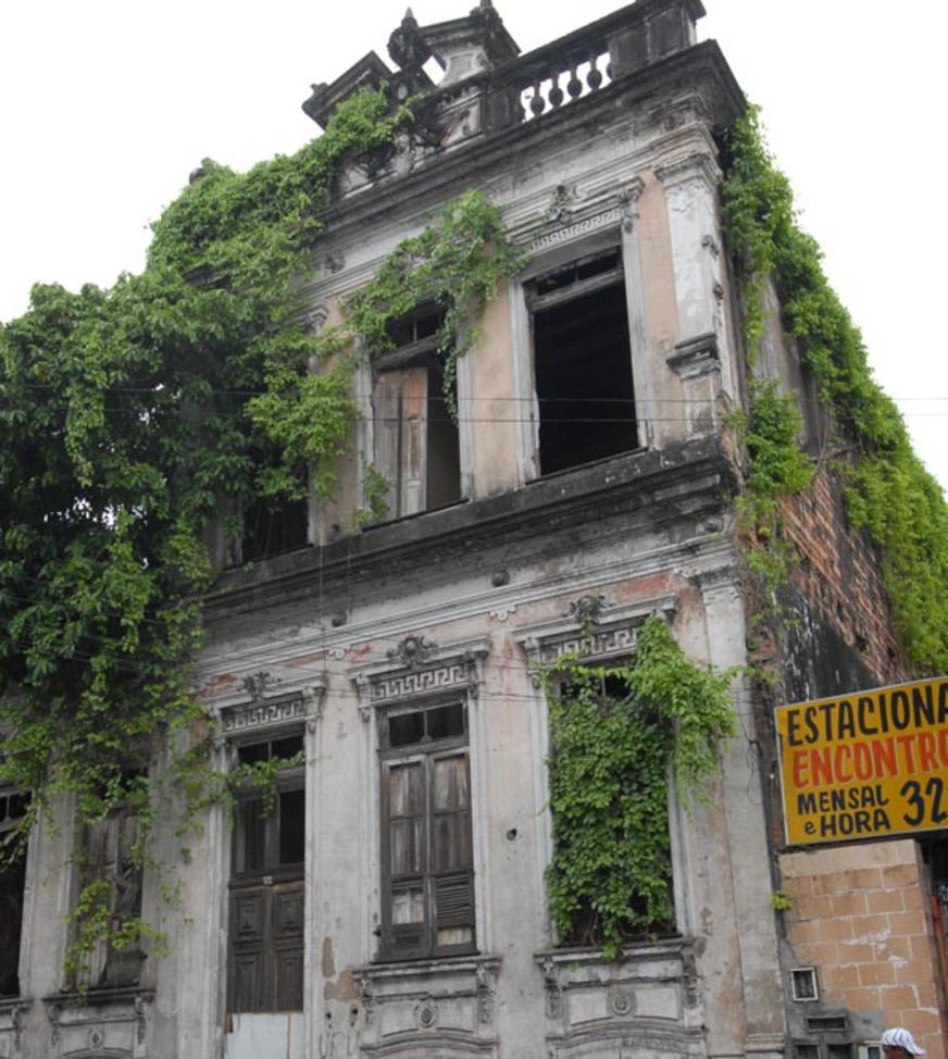 Prédios irregulares de Manaus podem ser demolidos