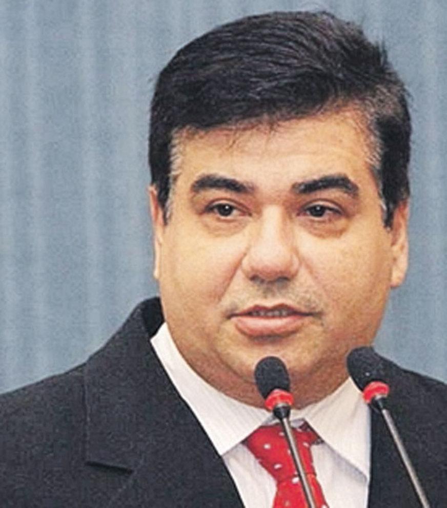 Presidente da CMM quer impeachment de Amazonino Mendes