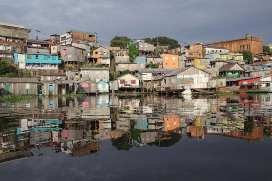 Rio Negro, em Manaus, está a 44 centímetros da cheia histórica, registrada em 2009