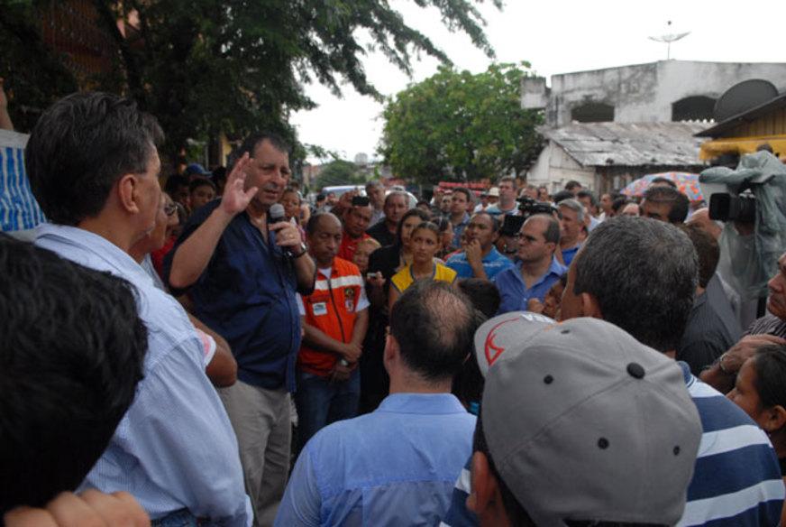 Governador Omar Aziz vira prefeito informal em Manaus