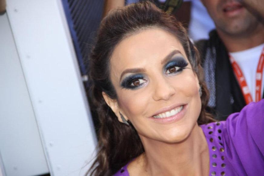 Ivete Sangalo canta com Cláudia Abreu em novela
