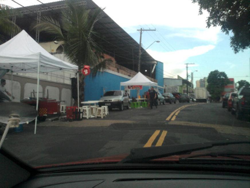 Lanchonetes invadem ruas e calçadas na Zona Centro-Sul de Manaus