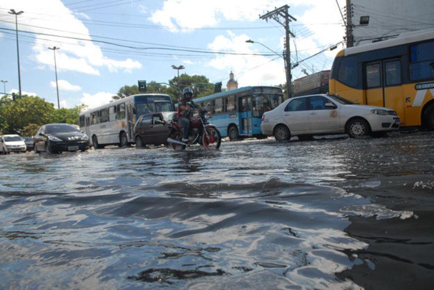 Rio Negro atinge cota de 29,90 metros nesta terça (22)