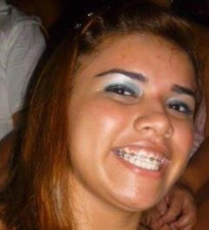 Mulher é morta a facadas, tem cabelos arrancados e mão decepada, em Manaus