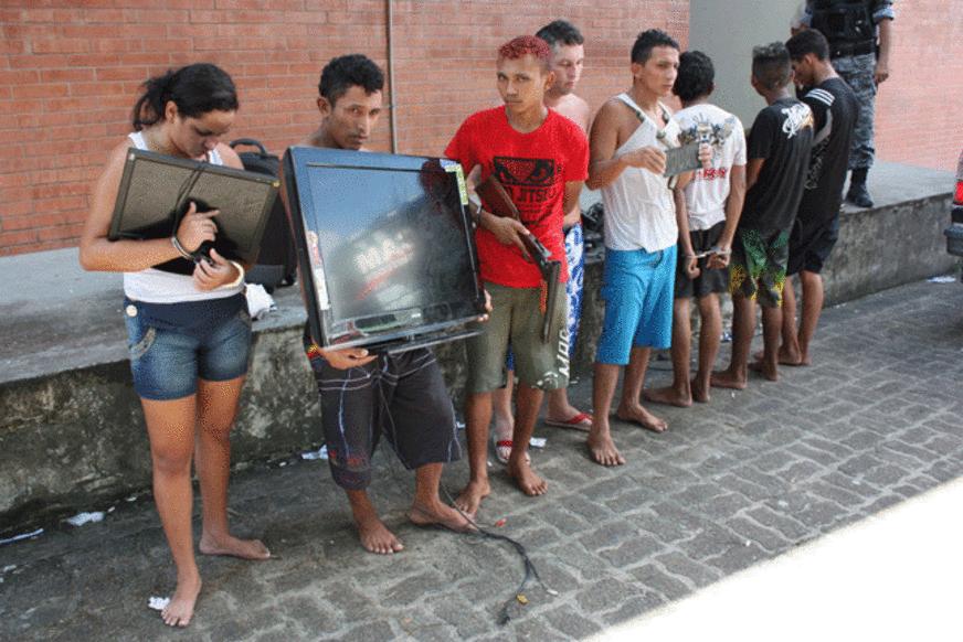 Quadrilha de sete integrantes é presa neste domingo (27), em Manaus