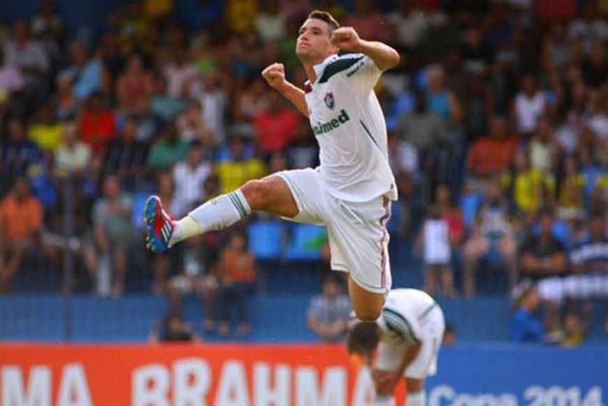 Thiago Neves passará por artroscopia no joelho esquerdo
