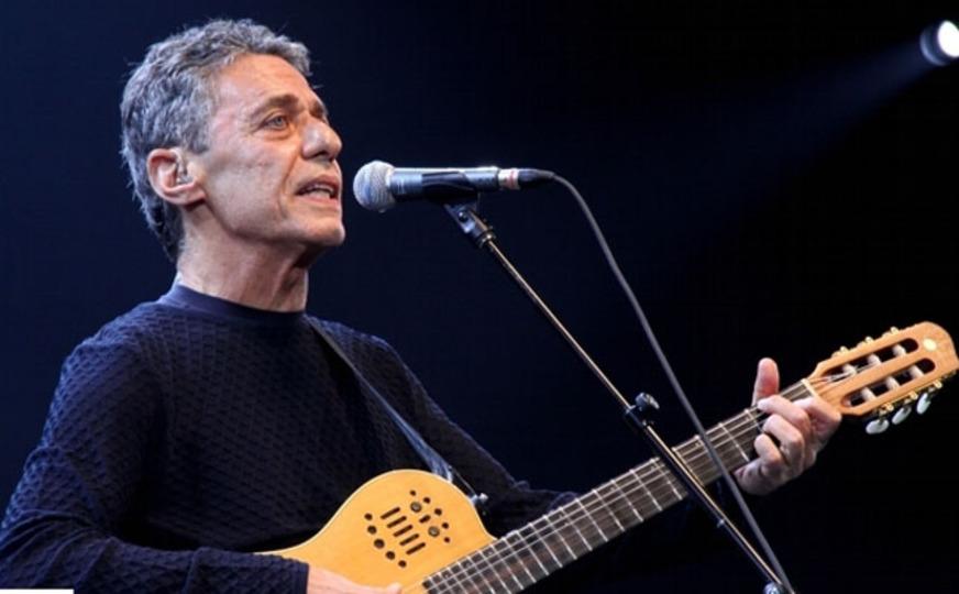 Paul McCartney e Chico Buarque comemoram aniversário
