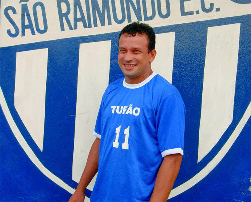 Delmo e Donizete assinam contrato com o projeto Bom de Bola