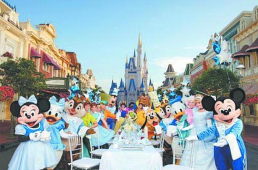 Crianças viajam sozinhas pela 1ª vez para Disney