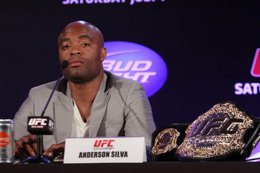 UFC nega problema físico de Anderson Silva e confirma revanche com Sonnen