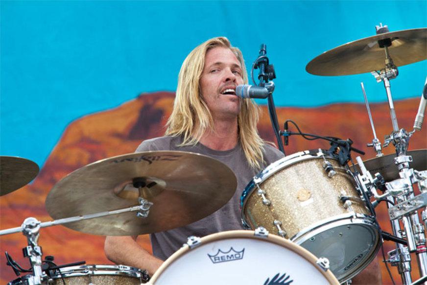 Baterista do Foo Fighters vai interpretar Iggy Pop no filme “CBGB”