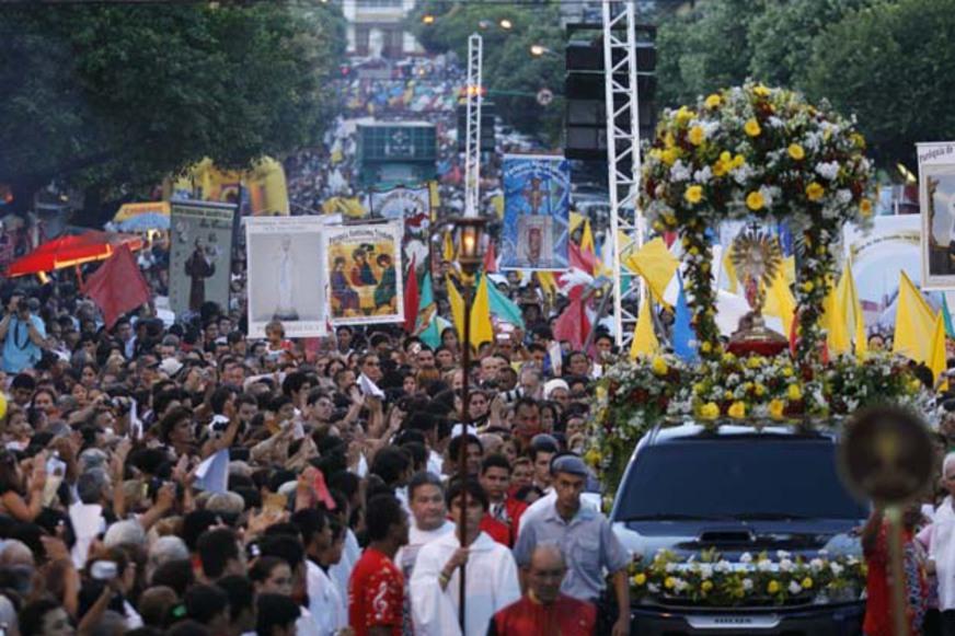 Eventos religiosos têm itinerário alterado