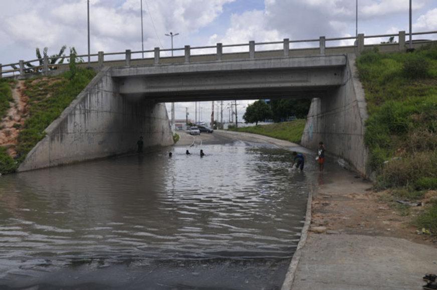 Ruas do Centro de Manaus são liberadas para o tráfego de veículos