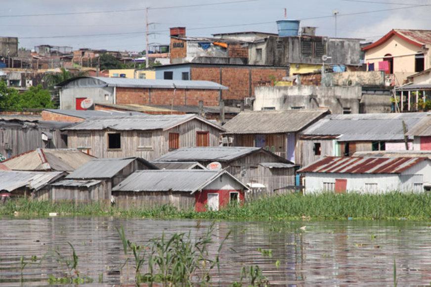 Vazante do rio Negro diminuiu 4 centímetros no final de semana